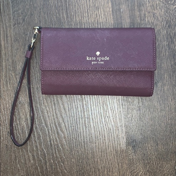 kate spade Handbags - Kate Spade iPhone 7/8 Wallet/Wrislet
